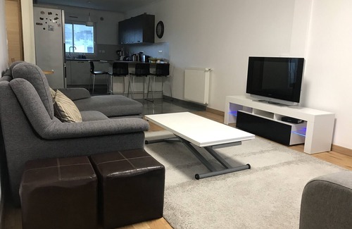 Drancy Casa | Grande Maison Proche du Stade de France et à 15 Minutes à Pied du Métro