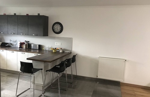 Drancy Casa | Grande Maison Proche du Stade de France et à 15 Minutes à Pied du Métro