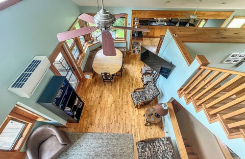 Warrensville Cabina | Mountain Mornings & Starry Nights - Your August Escape Awaits @ Grande Vue