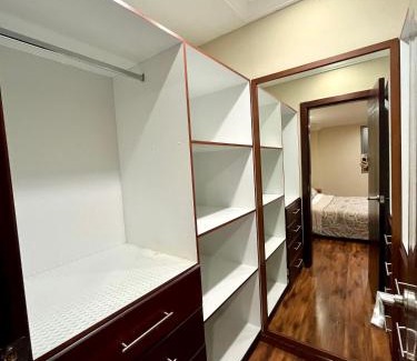 Huayna-Cápac Apartamento | Grande y exclusivo, Cuenca cerca Parque Calderon, Mall del Río Seguridad 24 horas, 3 parqueos