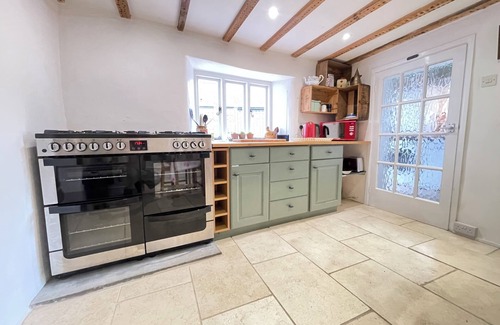 Uffculme Cabaña | Grandma's Cottage set in lovely Mid-Devon. Great for your summer time escape.