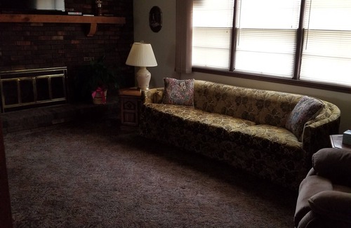Goddard Casa | Grandma's house in the heart of Goddard
