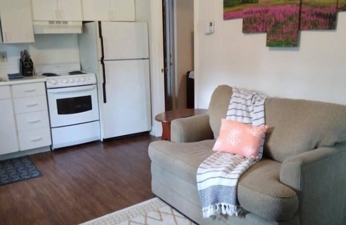 Mendenhaven Apartamento | Bien equipado, apartamento de suegra adosado a una casa. 15% de descuento en 20 tours