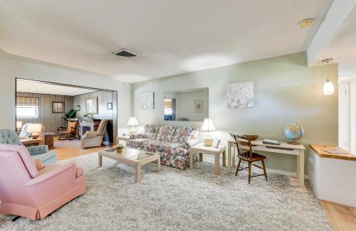 Pinellas Park Casa | Grandpa Daves Vintage Getaway in Pinellas Park!