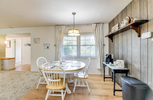 Pinellas Park Casa | Grandpa Daves Vintage Getaway in Pinellas Park!