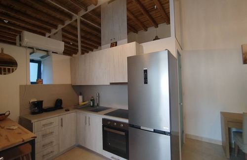 Lagoudi Zia Apartamento | Grandpa's place - a 150year-old stone built house- near Zia's sunset balcony