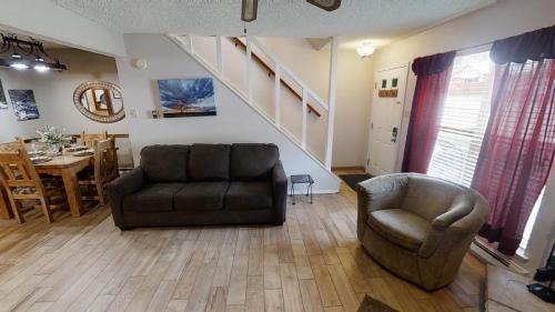 Red River Casa | Grandview 4 Hummingbird Hangout - WiFi - Cable - Washer - Dryer - Fireplace - One Block From Main Street