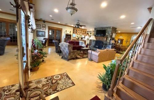 Marble Falls Casa | Grandview House on Hamilton Creek