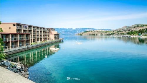 Chelan Apartamento | Grandview Lake Chelan- Waterfront View, Pool, Hot tub, Golf, 1 Min To Downtown