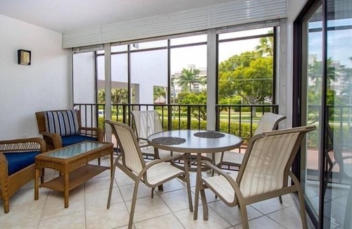 Marco Island Condominio | Grandview206 - Grandview 206 2 Bedroom Condo