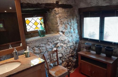 Champagneux Casa | Grange rénovée et son jardin dans l'Avant Pays Savoyard