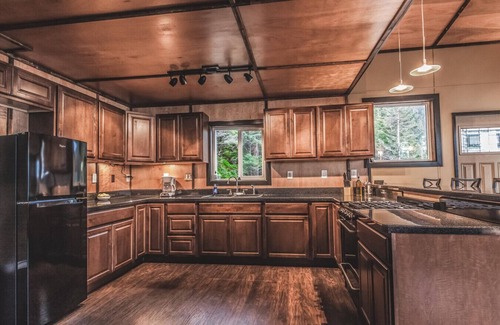 Seward Cabina | Granite Point Full Property