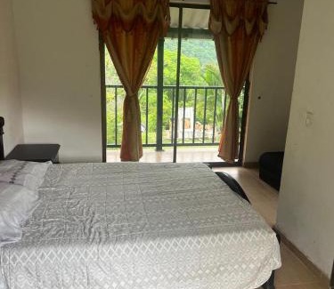 La Mesa Casa | Granja Autosostenible Monte Real