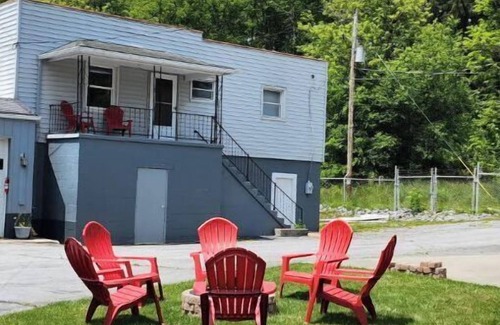 Bluewell Casa | Granny's Burrow Hatfield-McCoy Trail