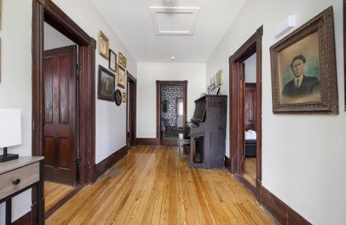 Bristol Casa | Granny's House * 1920s home mins from State St *