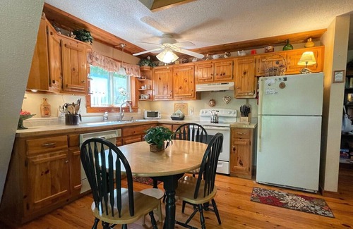 Andrews Cabina | Granny Squirrel Getaway
