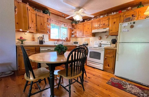 Andrews Cabina | Granny Squirrel Getaway