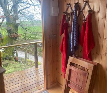 Thornhill Otro | Granny’s Hut