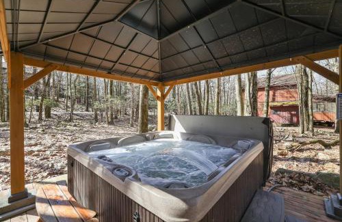 Lake Harmony Estates Casa | Grateful Escape AvantStay Hot Tub Sauna Deck Firepit Beach Access