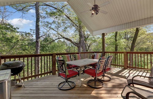 Bella Vista Casa | Gravity Chalet- Bike In/Bike Out: Your Elevated Retreat in the Heart of Nature
