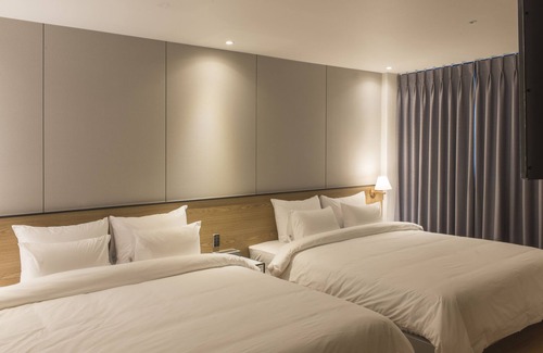 Jangyu-myeon Hotel | Gray 195