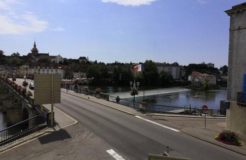 Gray Apartamento | Gray centre ville avec vue sur Saône