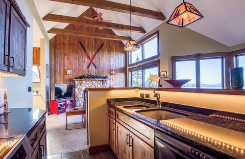 Rangeley Condominio | Gray Fox 19 - Beautiful ski in/ski out condo, with amazing views!!