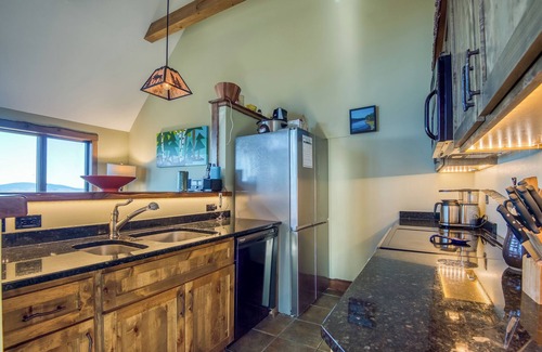 Rangeley Condominio | Gray Fox 19 - Beautiful ski in/ski out condo, with amazing views!!