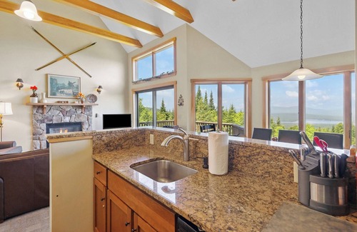 Rangeley Condominio | Gray Fox 7 | Beautiful ski in/ski out condo, with amazing views!!
