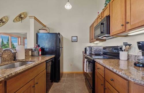 Rangeley Condominio | Gray Fox 7 | Beautiful ski in/ski out condo, with amazing views!!