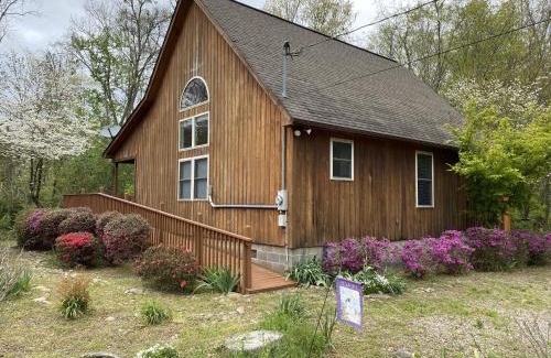 Cosby Casa | Gray's Place on Cosby Creek - 2 Bedrooms, 2 Baths, Sleeps 6 home