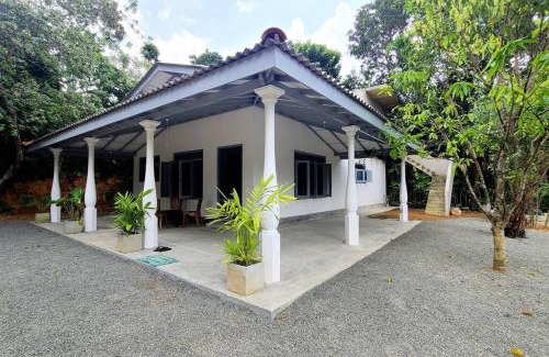 Wanchawala Villa | Grayish Villa