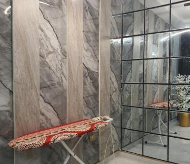 Enugu Apartamento | Grazioli 1Bedroom Apartment 'Venice'