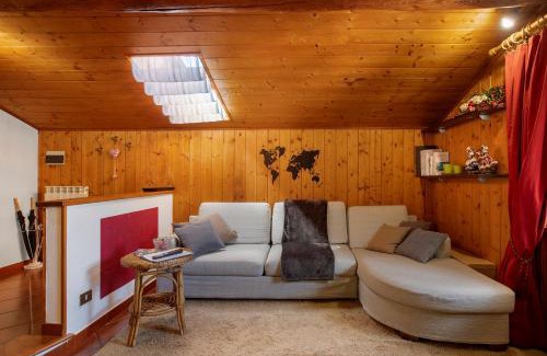 Pollein Apartamento | Graziosa Mansarda vista montagne