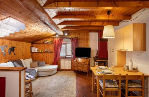 Pollein Apartamento | Graziosa Mansarda vista montagne