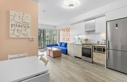 Garden District Apartamento | Great 2Bd 1Bath Downtown Toronto