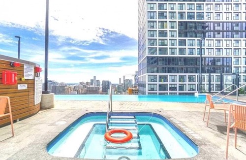 Garden District Apartamento | Great 2Bd 1Bath Downtown Toronto