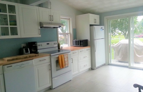 Snug Harbor Casa | Great 3 Bed Beach House 1 Mile from East Matunuck State Beach!