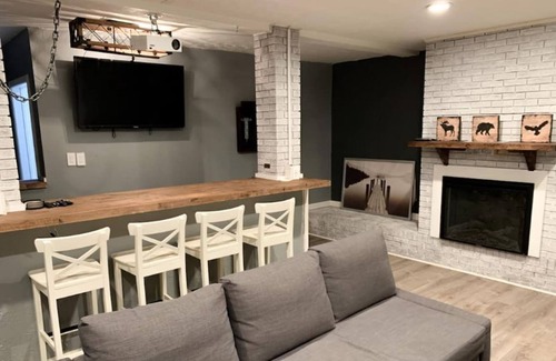 Powell Casa | Great 3BR with Man-cave in the ‘Burbs