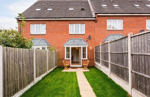 Tipton Casa | Great 4 bed house in Black Country