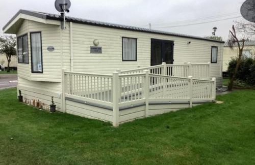 Pakefield Otro | Great 4 Berth Caravan With Wheelchair Access In Suffolk, Ref 68129Bs