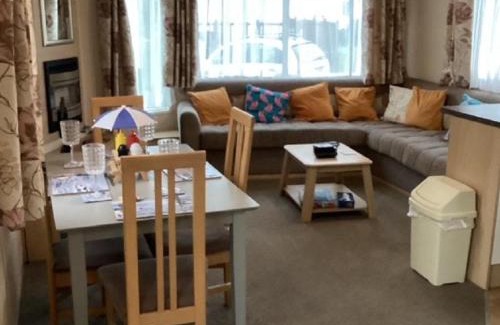Pakefield Otro | Great 4 Berth Caravan With Wheelchair Access In Suffolk, Ref 68129Bs