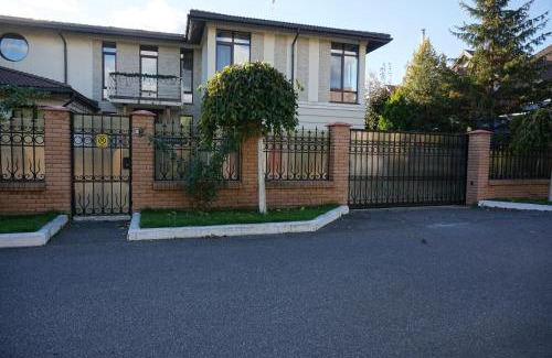 Vyshen'ky Apartamento | Great accommodation for rest and relaxation!