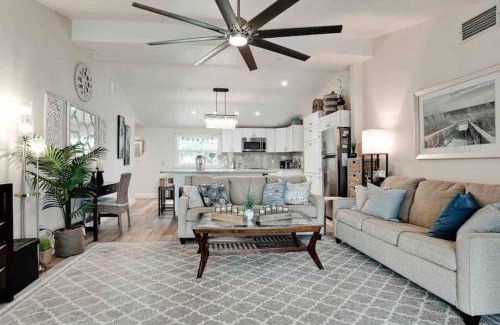 Englewood Villa | Great After Milton-stunning Waterfront! Bv