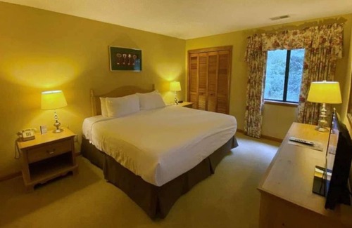 Sapphire Complejo | Great Amenities! 2 Spacious Units, 3 Pools, Sauna, Gym, Free Parking
