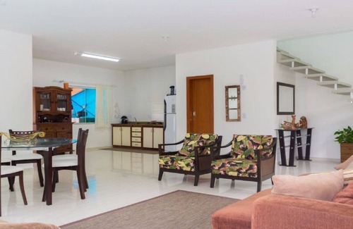 Guarda do Embau Casa | Great and quiet house in Guarda do embaú with AR