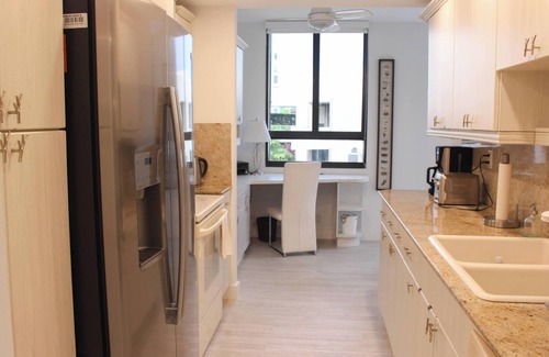 Key Biscayne Condominio | Great Apartment on Key Biscayne, in an exclusive condo with private beach access