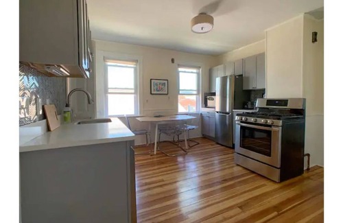 East Providence Apartamento | Great Apartment in East Providence