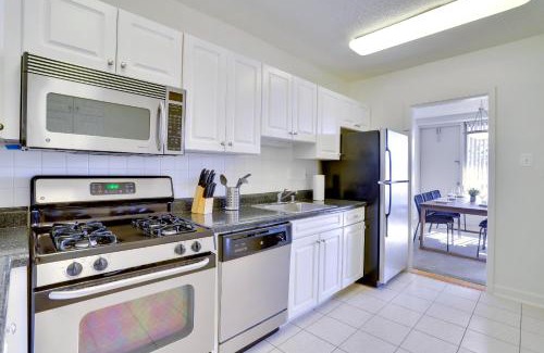Aurora Highlands Apartamento | Great Apt w All You're Needing