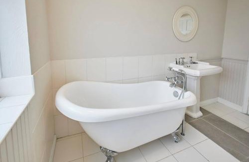 Great Ayton Casa | Great Ayton Townhouse Retreat-Sleeps 6-3Bed-2Bath